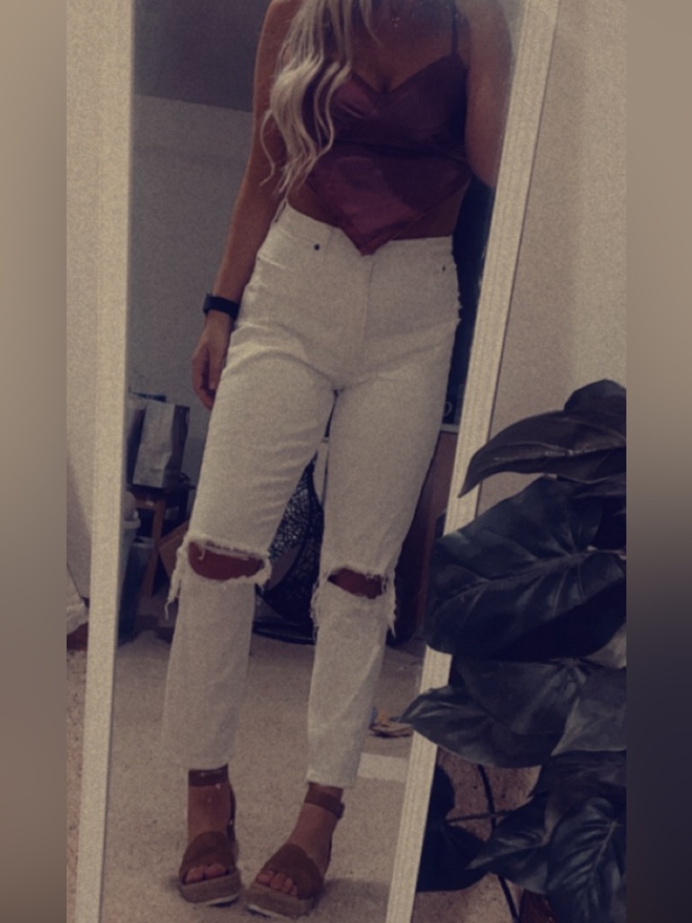 Abercrombie & Fitch White High-Rise Distressed Jeans (The Mom High Rise)